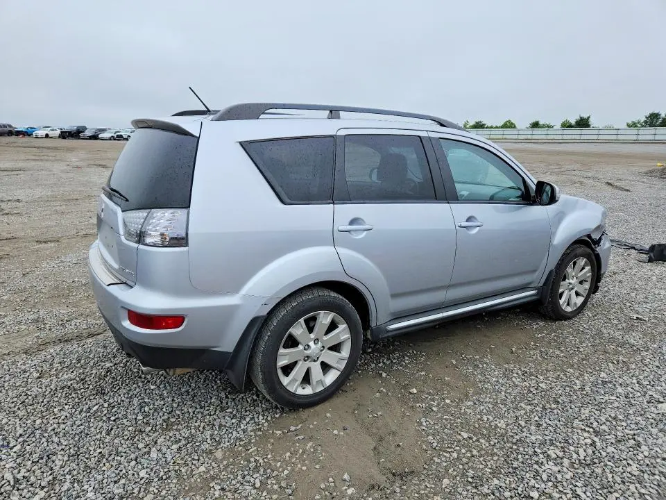 2012 MITSUBISHI OUTLANDER SE  