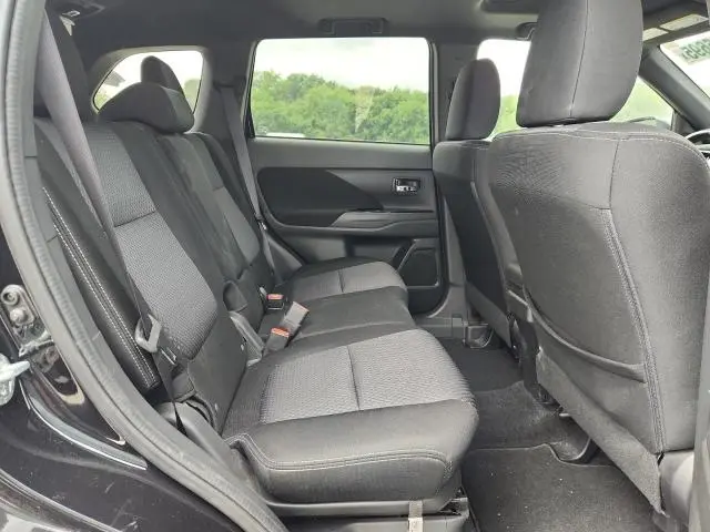 2018 MITSUBISHI OUTLANDER SE  