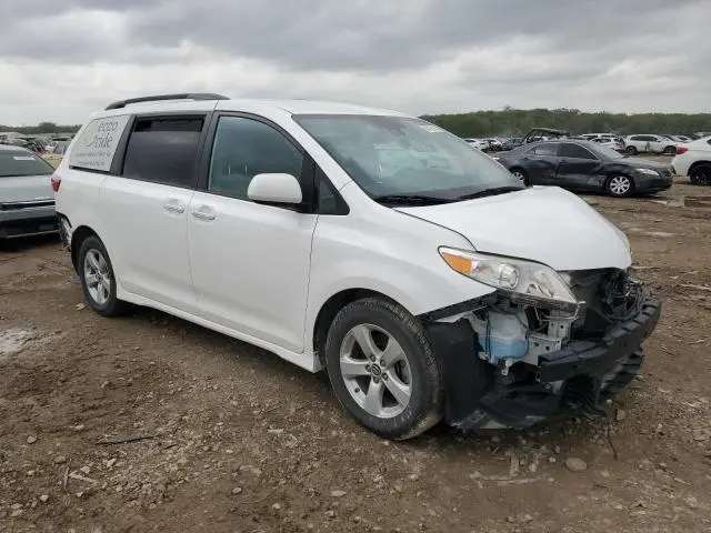 2019 TOYOTA SIENNA LE  