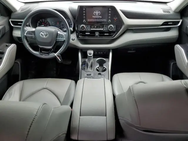 2020 TOYOTA HIGHLANDER XLE  
