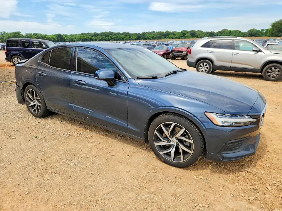 2020 VOLVO S60 T5 MOMENTUM  