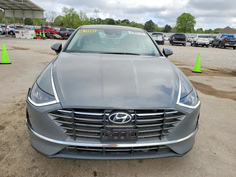 2022 HYUNDAI SONATA SE  