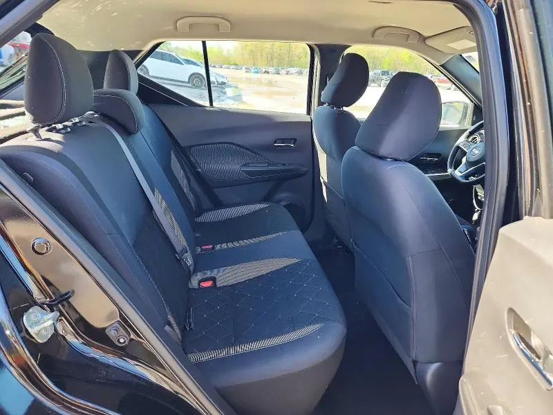 2019 NISSAN KICKS SV  