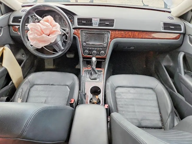 2013 VOLKSWAGEN PASSAT SEL  