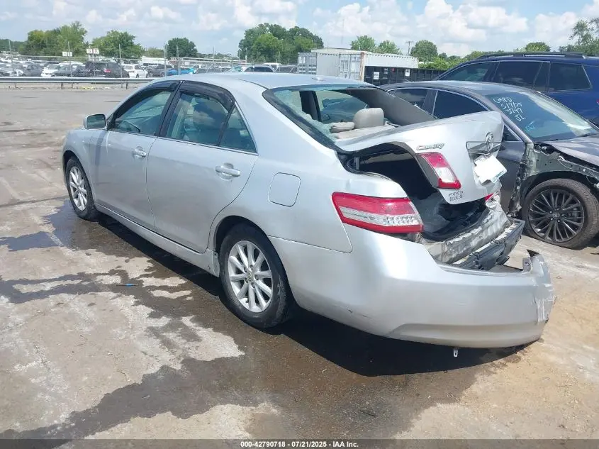 2010 TOYOTA CAMRY XLE