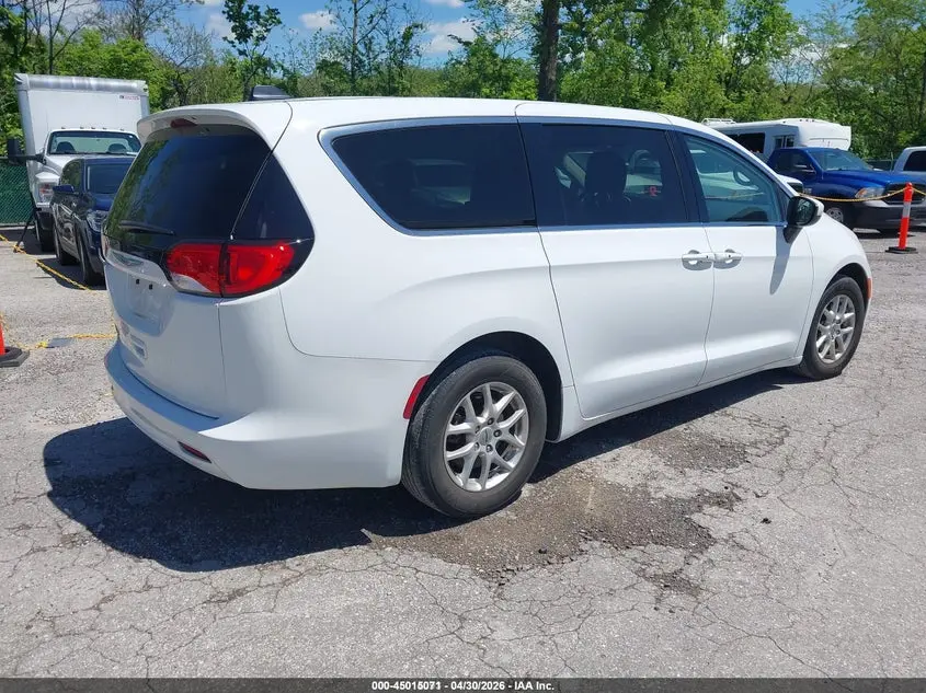 2022 CHRYSLER VOYAGER LX