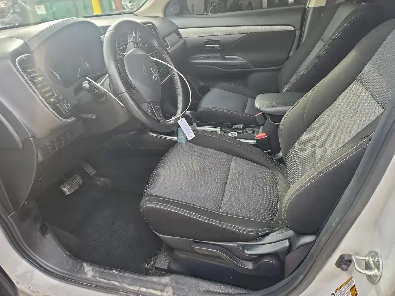 2018 MITSUBISHI OUTLANDER SE  