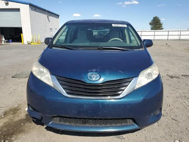2011 TOYOTA SIENNA BASE  