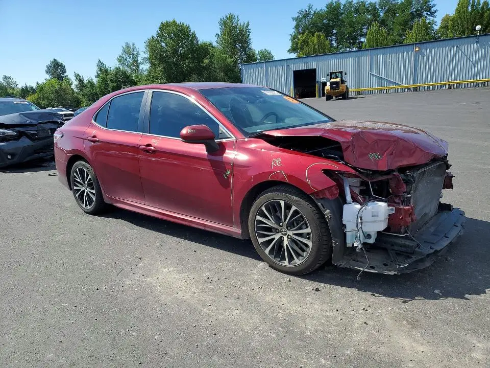 2018 TOYOTA CAMRY SE  