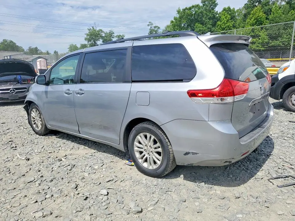 2011 TOYOTA SIENNA XLE 8-PASSENGER  