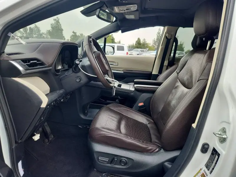 2023 TOYOTA SIENNA PLATINUM 7-PASSENGER  