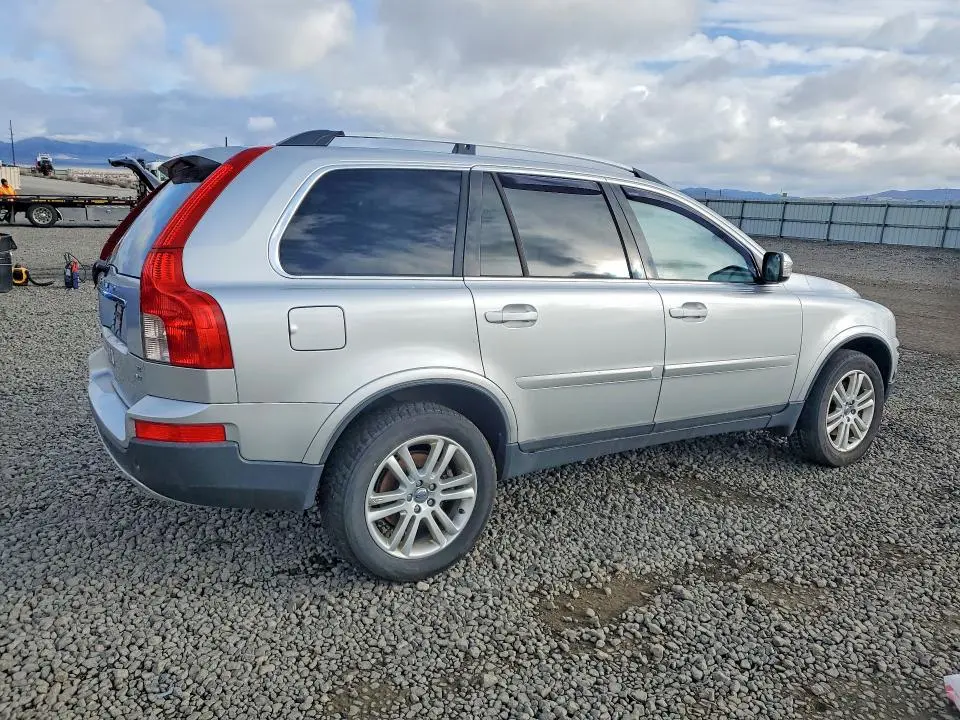 2010 VOLVO XC90   
