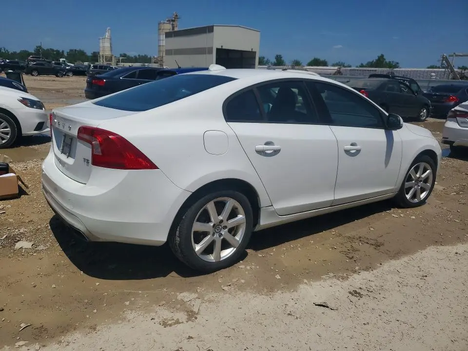 2016 VOLVO S60   