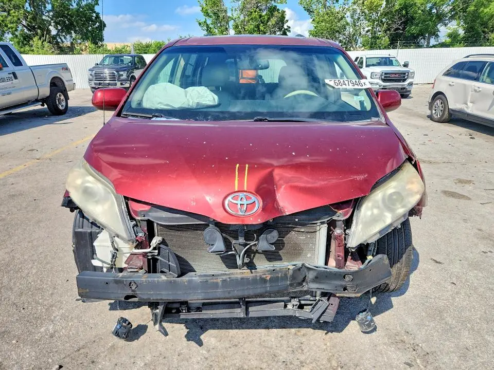 2011 TOYOTA SIENNA XLE 8-PASSENGER  