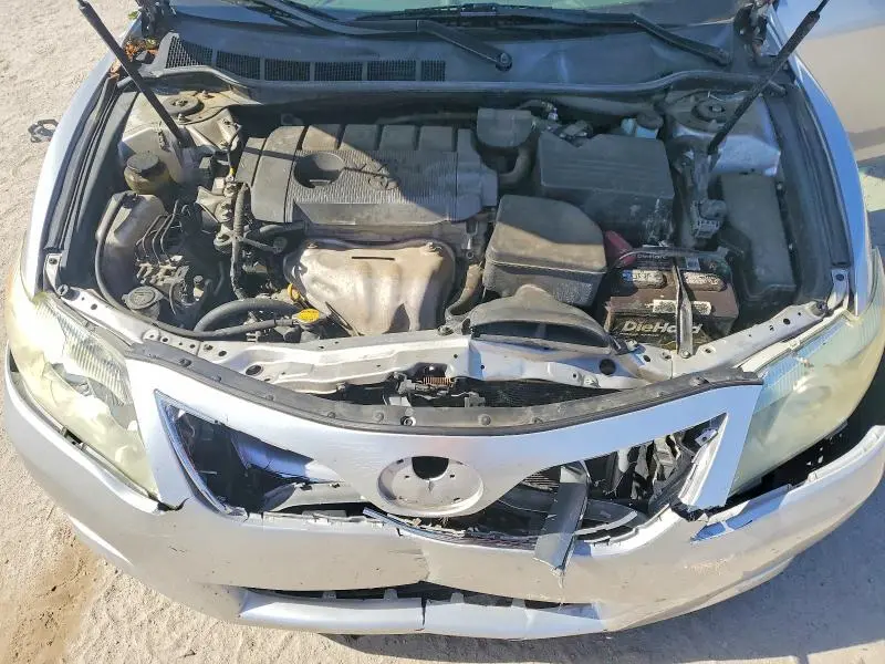 2011 TOYOTA CAMRY XLE  