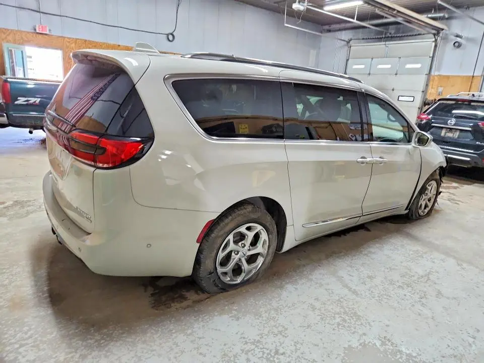 2021 CHRYSLER PACIFICA LIMITED  