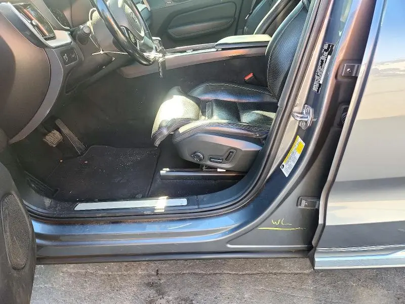 2021 VOLVO XC60 T6 INSCRIPTION  