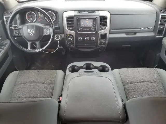2016 RAM 1500 SLT  