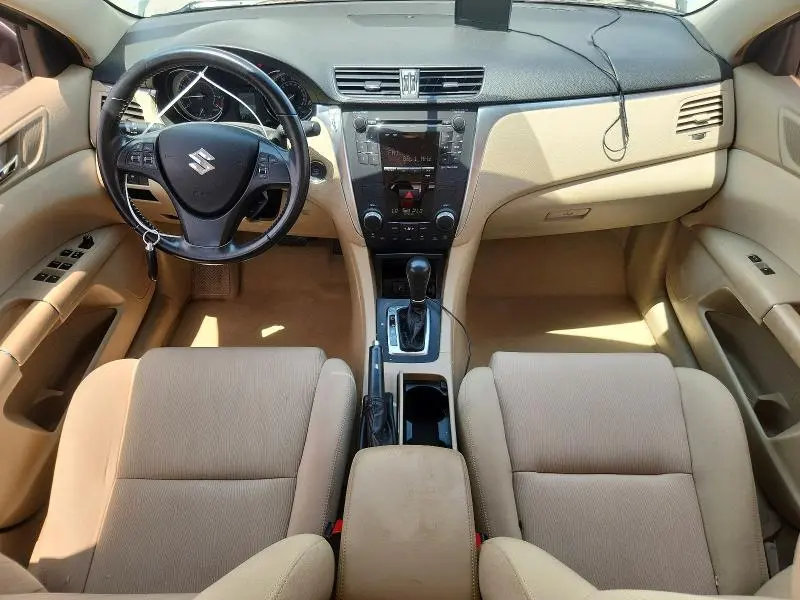 2011 SUZUKI KIZASHI SE  