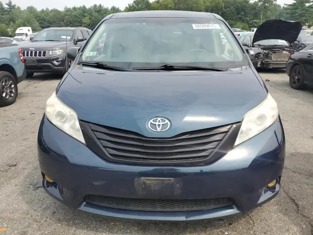2011 TOYOTA SIENNA   