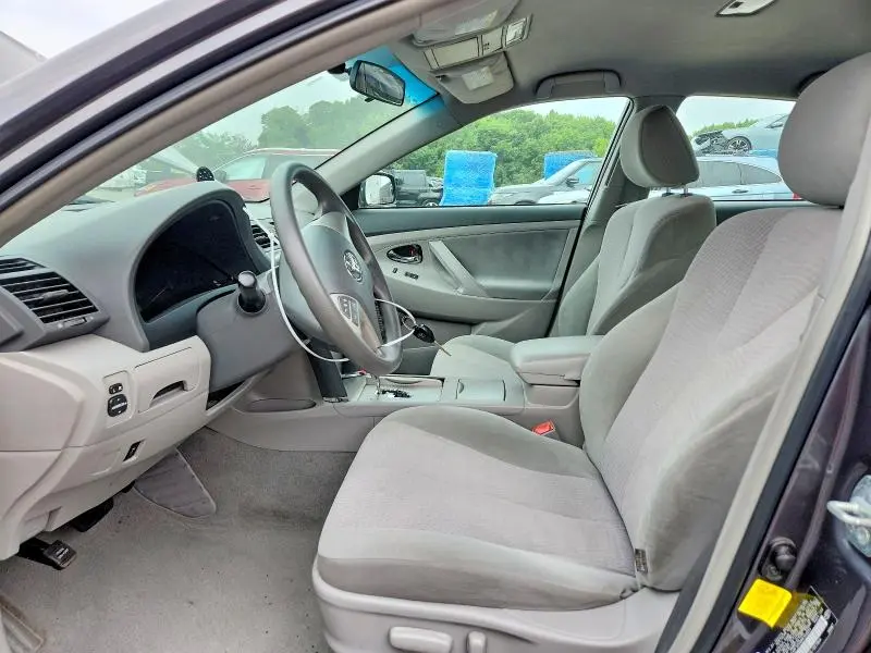 2011 TOYOTA CAMRY LE  