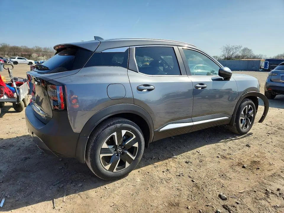 2025 NISSAN KICKS SV  