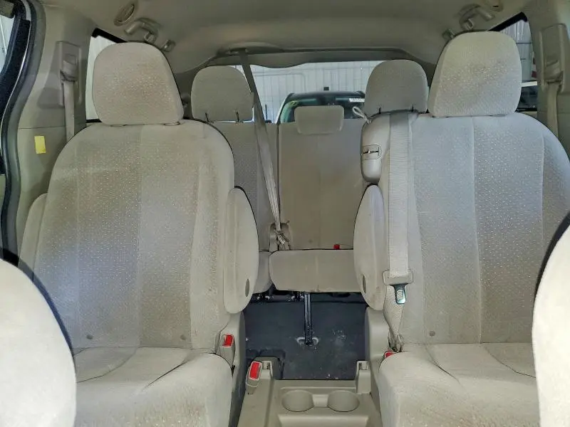 2011 TOYOTA SIENNA LE  