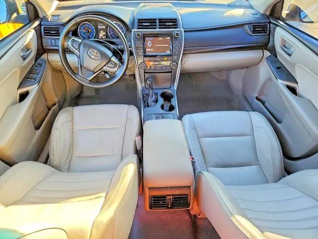 2016 TOYT CAMRY XLE  