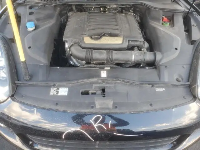 2016 PORSCHE CAYENNE   