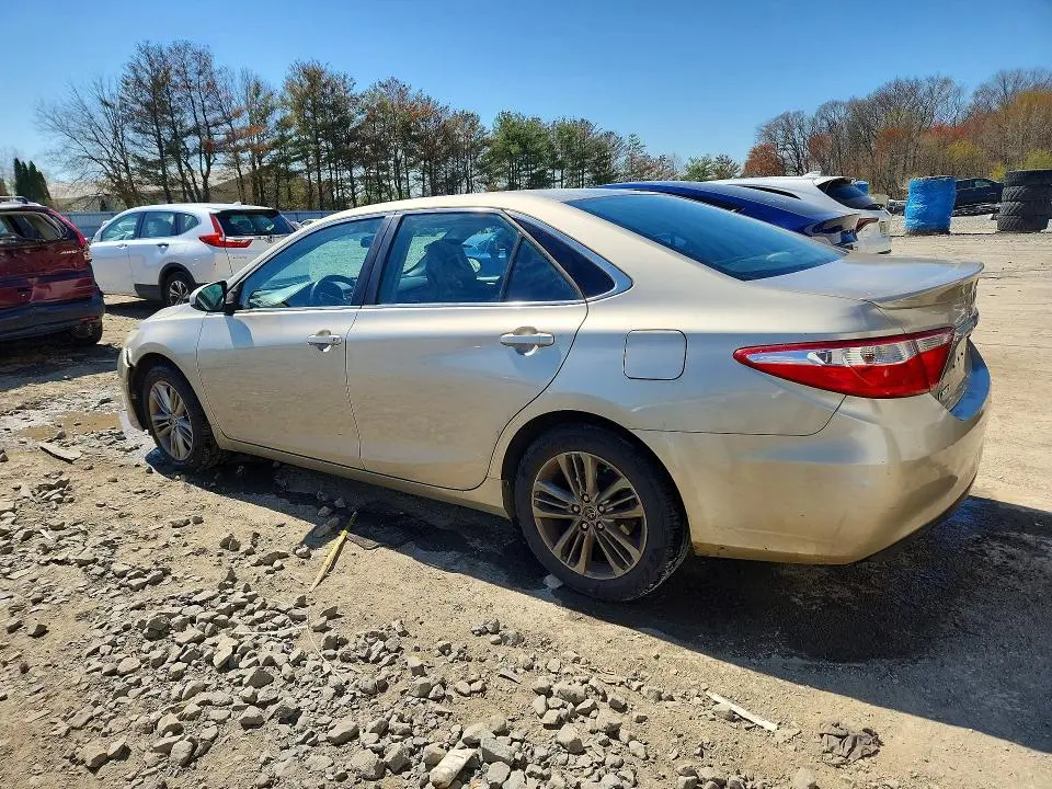 2016 TOYOTA CAMRY SE  
