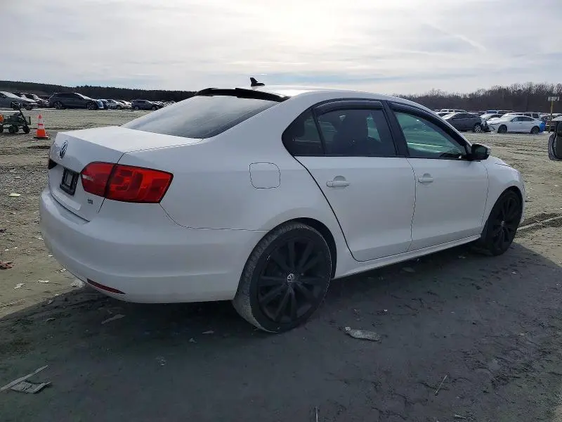 2014 VOLKSWAGEN JETTA SE  