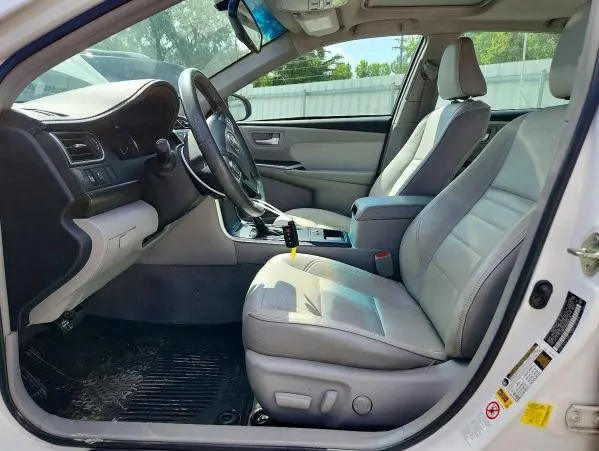 2017 TOYOTA CAMRY XLE  