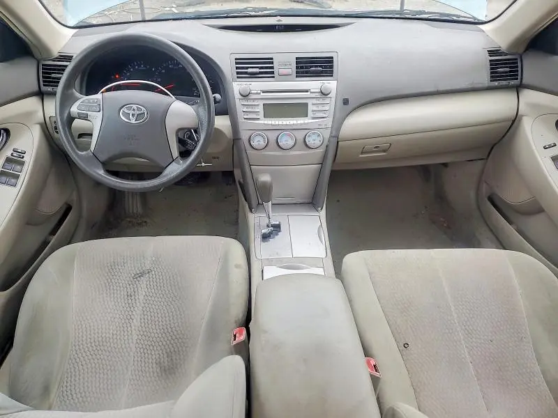 2010 TOYOTA CAMRY LE  