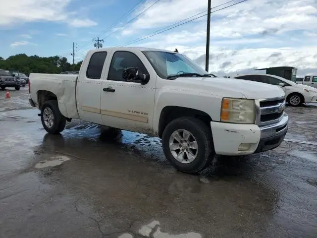 2011 CHEVROLET SILVERADO C1500 LT  
