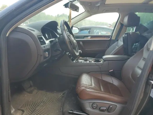 2012 VOLKSWAGEN TOUAREG V6  