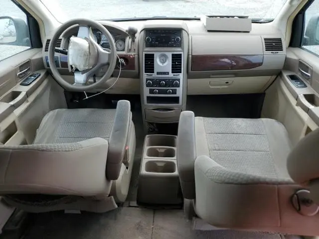 2010 CHRYSLER TOWN & COUNTRY LX  