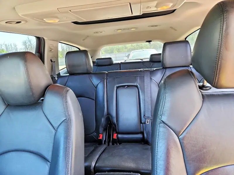 2012 CHEVROLET TRAVERSE LT  