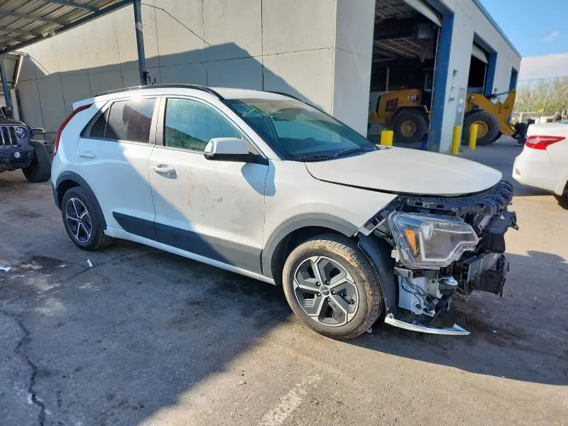 2023 KIA NIRO EX  