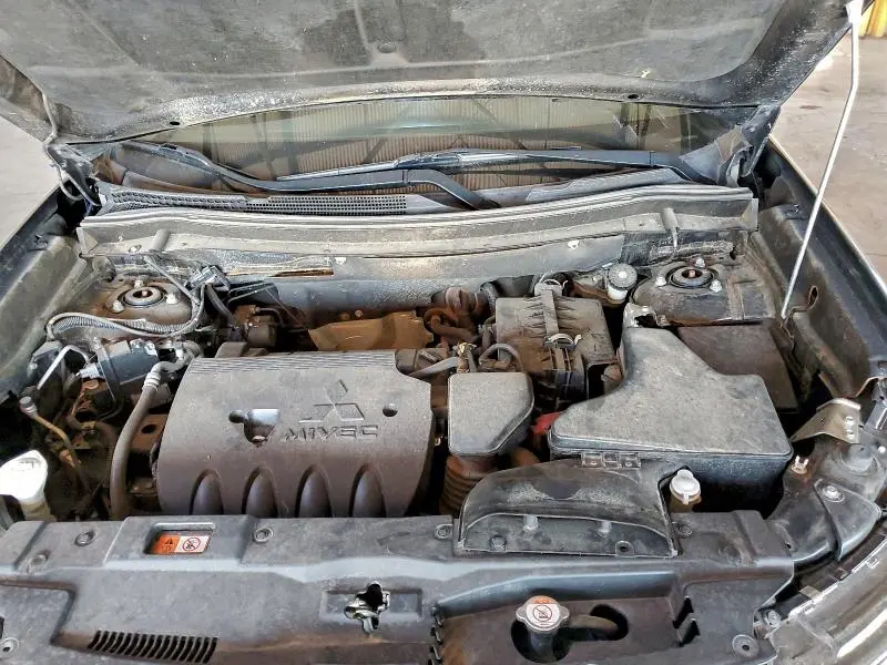 2020 MITSUBISHI OUTLANDER SE  