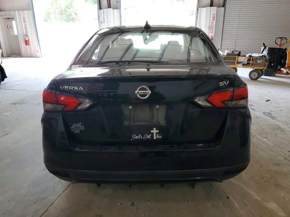 2021 NISSAN VERSA SV  