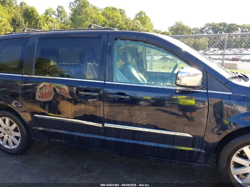 2011 CHRYSLER TOWN & COUNTRY TOURING-L