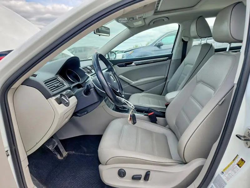 2018 VOLKSWAGEN PASSAT SE  