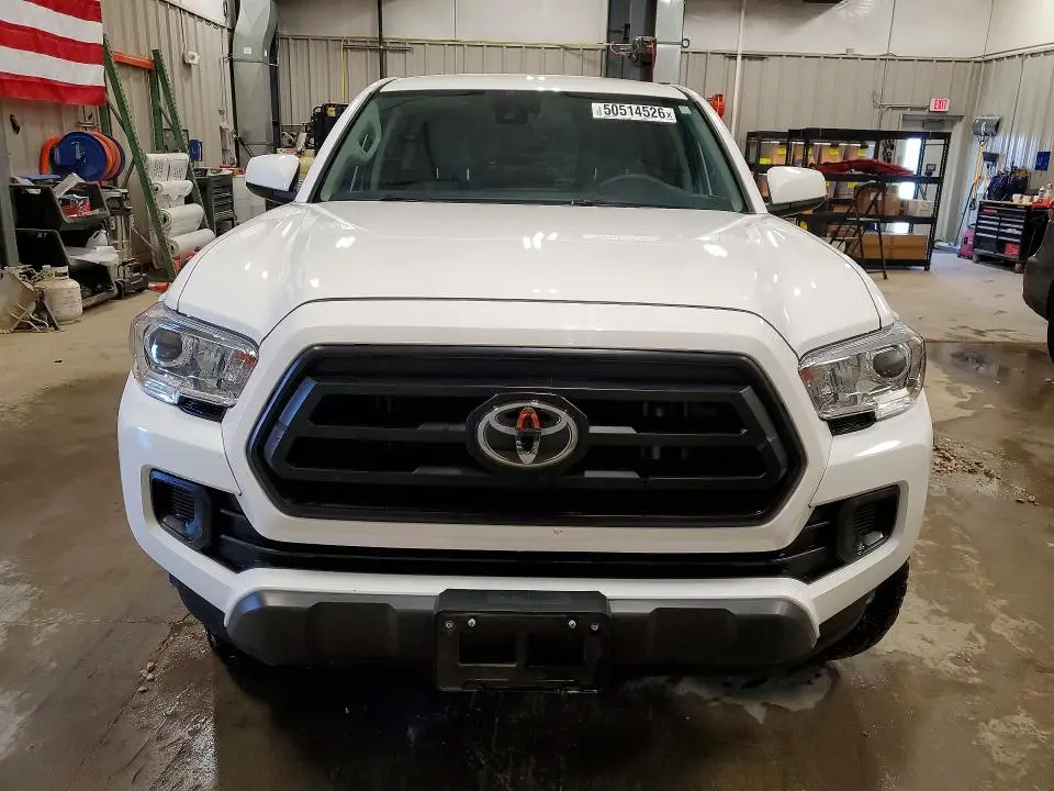 2022 TOYOTA TACOMA SR V6  