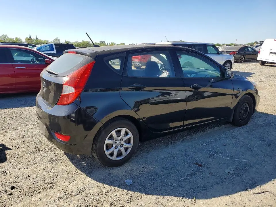 2012 HYUNDAI ACCENT GS  