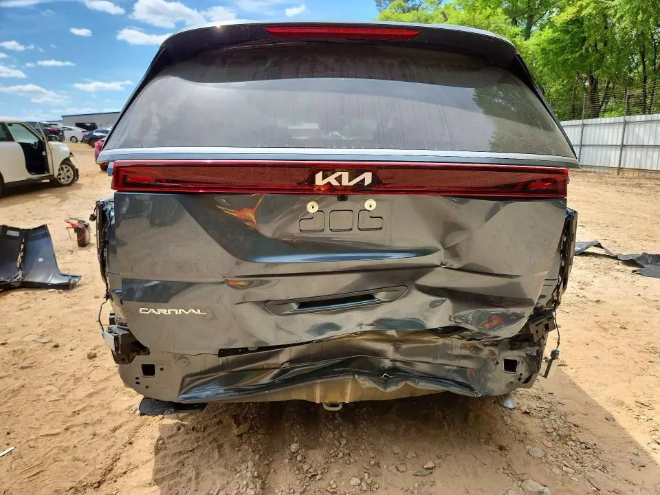 2024 KIA CARNIVAL EX  