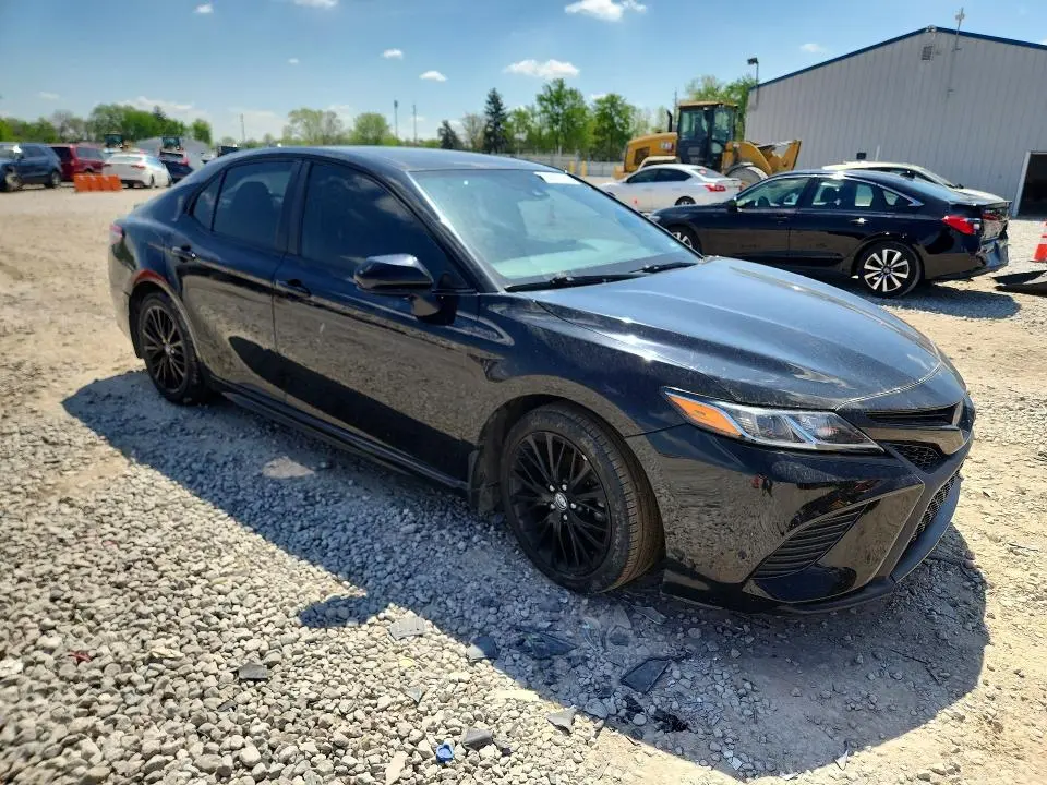 2020 TOYOTA CAMRY SE NIGHTSHADE  