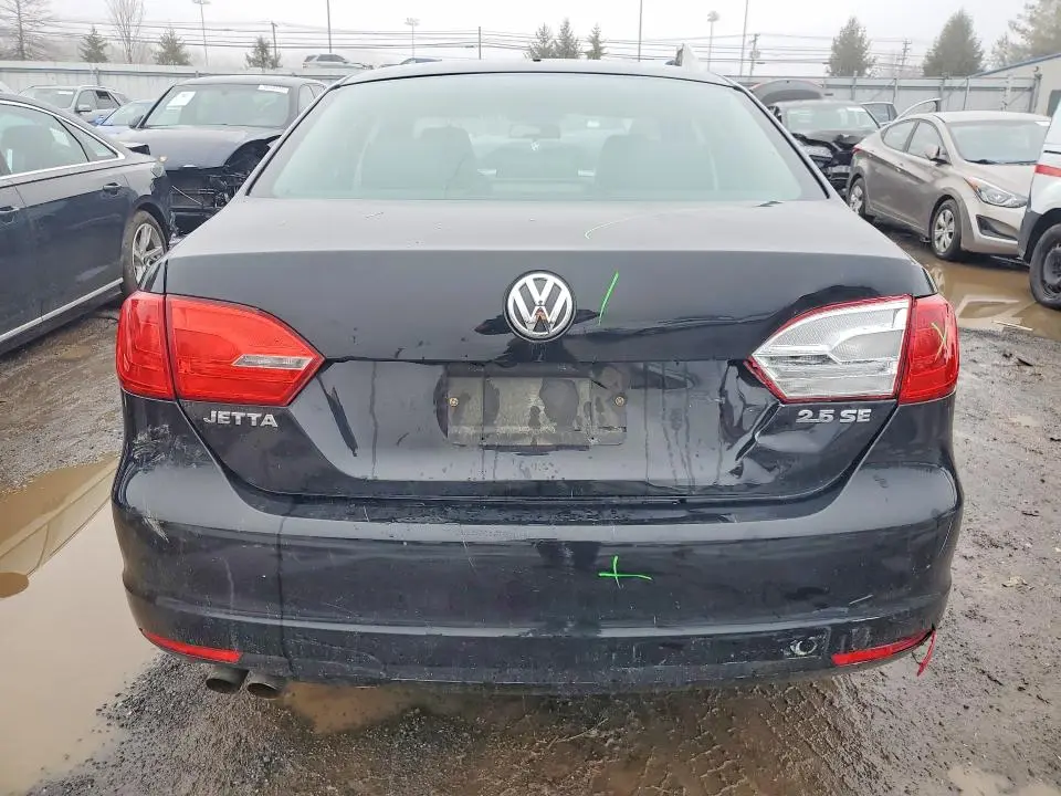 2013 VOLKSWAGEN JETTA SE  