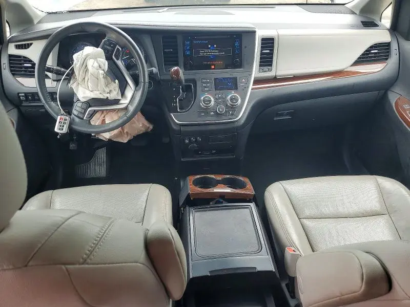 2015 TOYOTA SIENNA LIMITED PREMIUM 7-PASSENGER  