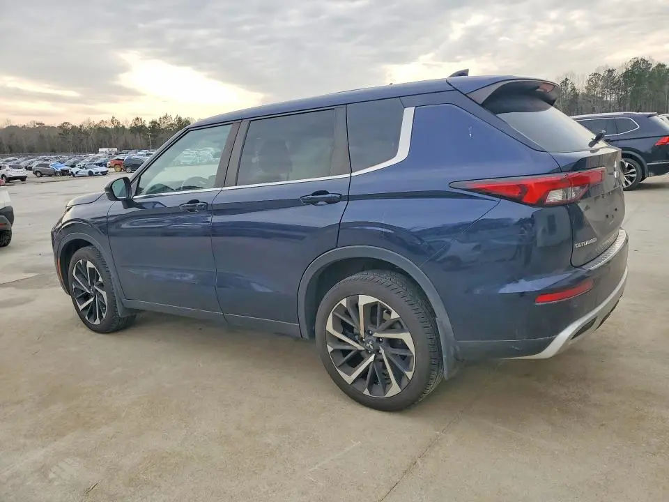 2022 MITSUBISHI OUTLANDER SE  