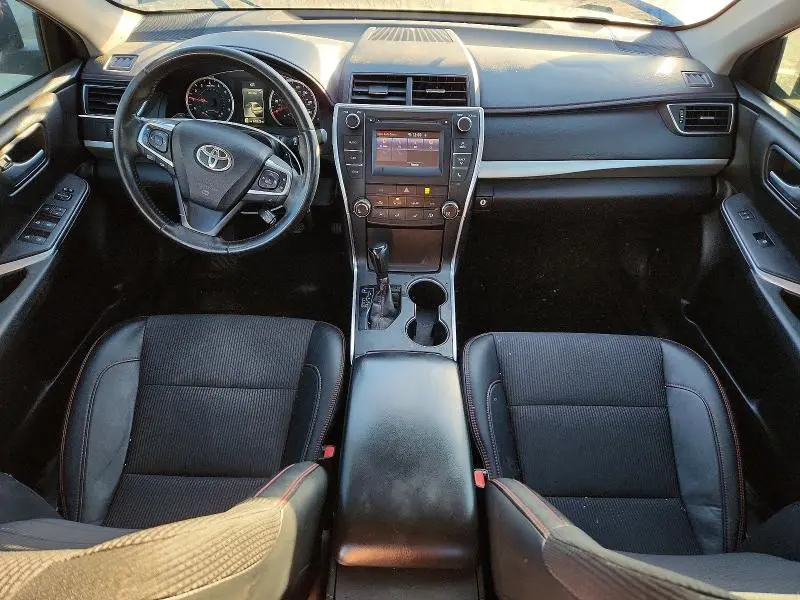 2017 TOYOTA CAMRY SE  